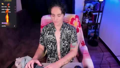 Snapshot of midnight07_ chatting on 12.10.24 Blue online show from 12.10.24