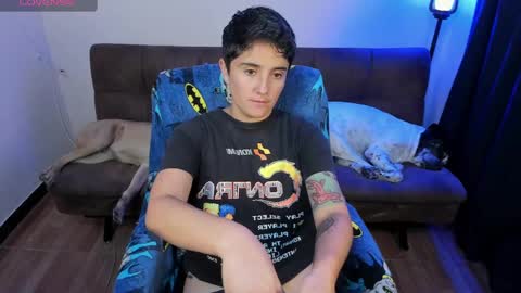 Snapshot of midnight07_ chatting on 01.16.25 Blue online show from 01.16.25