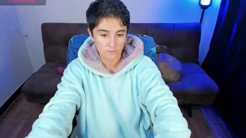 Snapshot of midnight07_ chatting on 01.23.25 Blue online show from 01.23.25