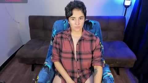 Snapshot of midnight07_ chatting on 02.14.25 Blue online show from 02.14.25