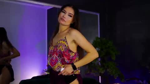 Snapshot of midnight_seduction chatting on 02.08.25 Alice online show from 02.08.25