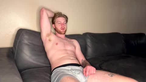 Snapshot of midnightcouple00 chatting on 12.01.25 SexyLatinaCouple online show from 12.01.25