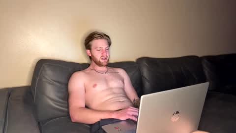 Snapshot of midnightcouple00 chatting on 12.05.25 SexyLatinaCouple online show from 12.05.25