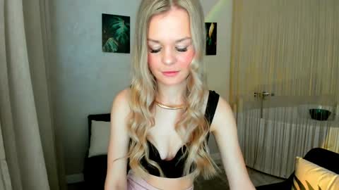 midnighteaura online show from 04.25.26
