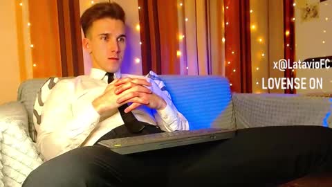 Snapshot of midnighter__ chatting on 12.19.25 Alexey or just Alex online show from 12.19.25