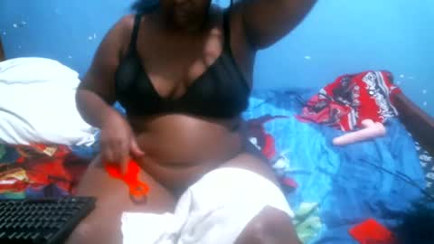 Snapshot of midnightkady chatting on 07.06.26 Caddy online show from 07.06.26