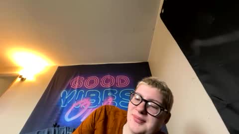 midnightmochi2 online show from 04.25.26