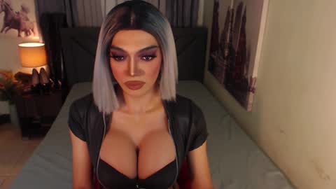 Snapshot of midnightscentxx chatting on 02.01.25 KATE online show from 02.01.25