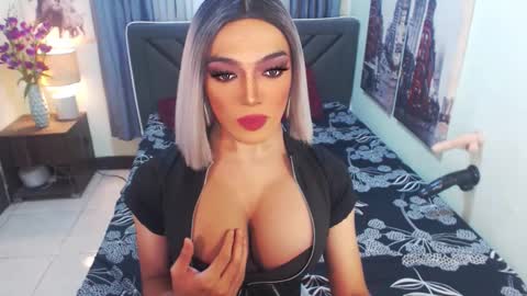 Snapshot of midnightscentxx chatting on 09.09.25 KATE online show from 09.09.25