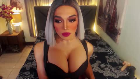 Snapshot of midnightscentxx chatting on 09.12.25 KATE online show from 09.12.25