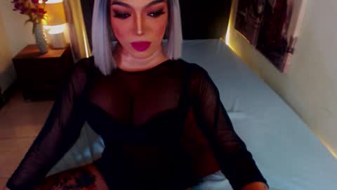 Snapshot of midnightscentxx chatting on 09.27.25 KATE online show from 09.27.25