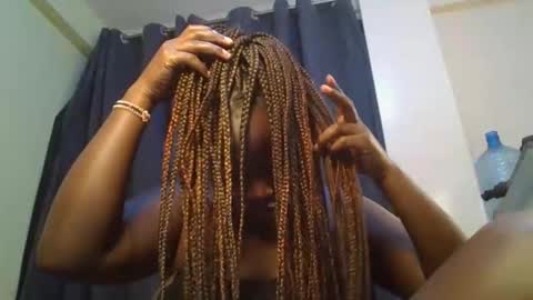 Snapshot of midnightt_curves chatting on 05.22.26 midnightt_curves online show from 05.22.26