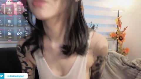 midori__san online show from 10.27.25