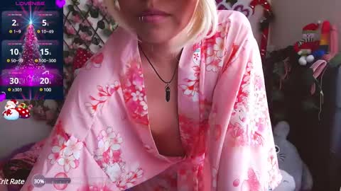 Midori 7u7 online show from 12.18.24