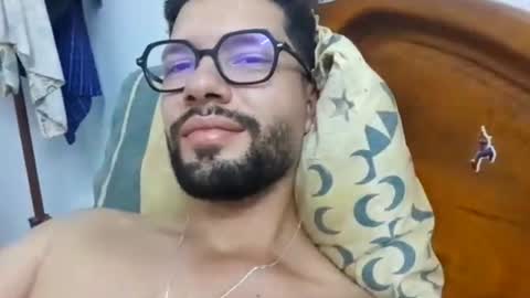 Snapshot of midoumas1 chatting on 09.19.25 Sam online show from 09.19.25