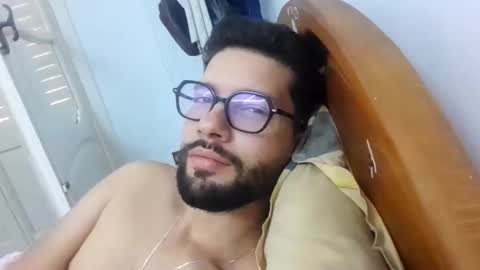 Snapshot of midoumas1 chatting on 10.04.25 Sam online show from 10.04.25