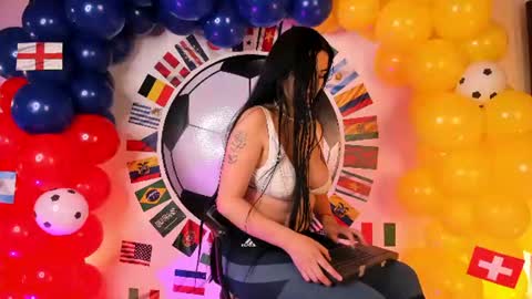 Snapshot of miel_gomez chatting on 06.11.26 miel_gomez online show from 06.11.26
