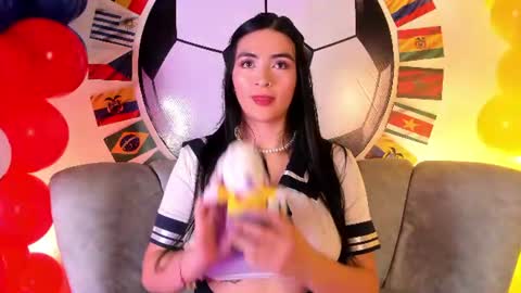 Snapshot of miel_gomez chatting on 06.22.26 miel_gomez online show from 06.22.26