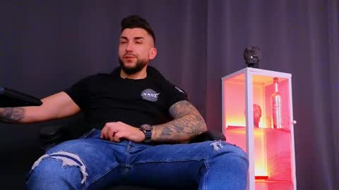 Snapshot of mightyaaron chatting on 02.09.25 MightyAaron online show from 02.09.25