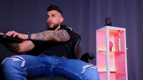 Snapshot of mightyaaron chatting on 02.09.25 MightyAaron online show from 02.09.25