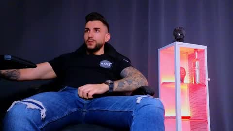 Snapshot of mightyaaron chatting on 02.09.25 MightyAaron online show from 02.09.25