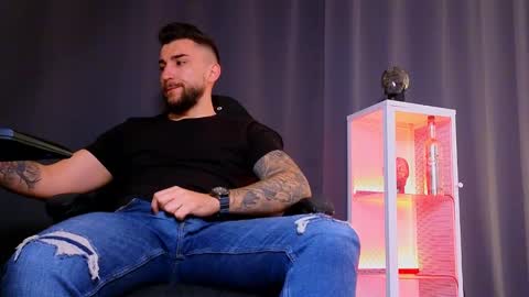 Snapshot of mightyaaron chatting on 02.10.25 MightyAaron online show from 02.10.25