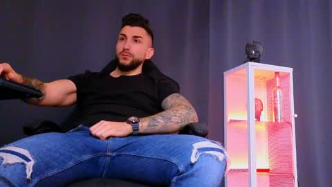 Snapshot of mightyaaron chatting on 02.10.25 MightyAaron online show from 02.10.25