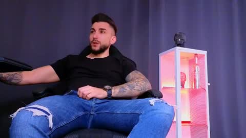 Snapshot of mightyaaron chatting on 02.10.25 MightyAaron online show from 02.10.25