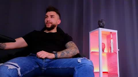 Snapshot of mightyaaron chatting on 02.11.25 MightyAaron online show from 02.11.25