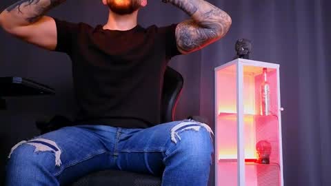 Snapshot of mightyaaron chatting on 02.11.25 MightyAaron online show from 02.11.25