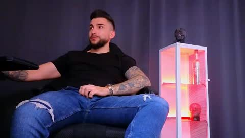 Snapshot of mightyaaron chatting on 02.11.25 MightyAaron online show from 02.11.25