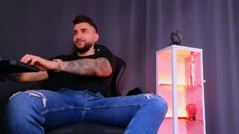 Snapshot of mightyaaron chatting on 02.12.25 MightyAaron online show from 02.12.25