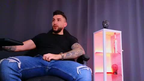 Snapshot of mightyaaron chatting on 02.13.25 MightyAaron online show from 02.13.25