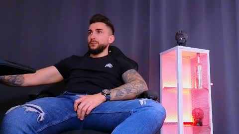 Snapshot of mightyaaron chatting on 02.14.25 MightyAaron online show from 02.14.25