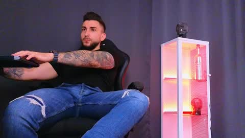 Snapshot of mightyaaron chatting on 02.16.25 MightyAaron online show from 02.16.25