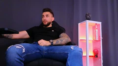 Snapshot of mightyaaron chatting on 02.17.25 MightyAaron online show from 02.17.25