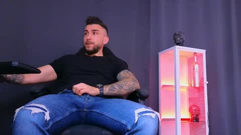 Snapshot of mightyaaron chatting on 02.20.25 MightyAaron online show from 02.20.25