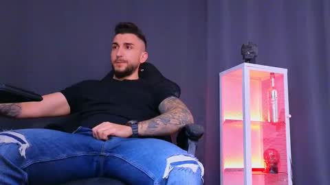 Snapshot of mightyaaron chatting on 02.20.25 MightyAaron online show from 02.20.25