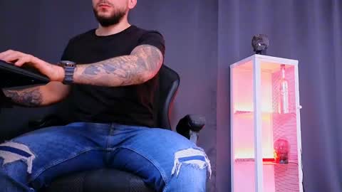 Snapshot of mightyaaron chatting on 03.01.25 MightyAaron online show from 03.01.25