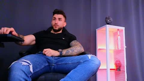 Snapshot of mightyaaron chatting on 03.03.25 MightyAaron online show from 03.03.25