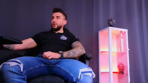 Snapshot of mightyaaron chatting on 03.05.25 MightyAaron online show from 03.05.25