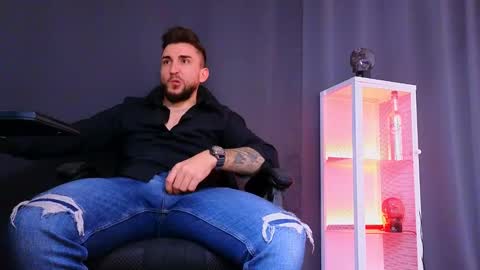 Snapshot of mightyaaron chatting on 03.06.25 MightyAaron online show from 03.06.25