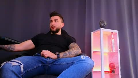 Snapshot of mightyaaron chatting on 03.08.25 MightyAaron online show from 03.08.25