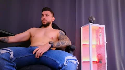 Snapshot of mightyaaron chatting on 03.10.25 MightyAaron online show from 03.10.25