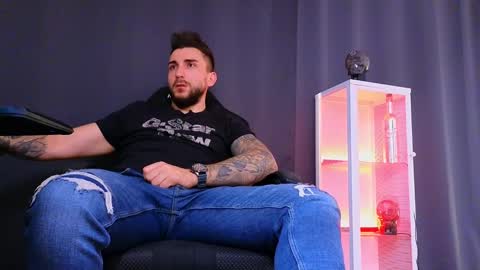 Snapshot of mightyaaron chatting on 03.11.25 MightyAaron online show from 03.11.25