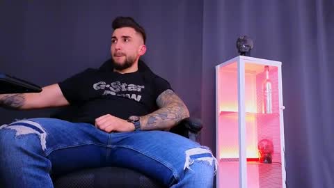 Snapshot of mightyaaron chatting on 03.11.25 MightyAaron online show from 03.11.25