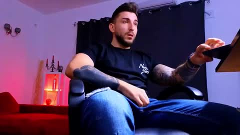 Snapshot of mightyaaron chatting on 09.09.25 MightyAaron online show from 09.09.25