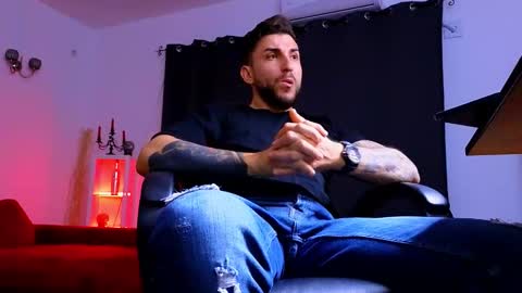 Snapshot of mightyaaron chatting on 09.10.25 MightyAaron online show from 09.10.25