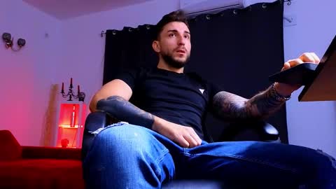 Snapshot of mightyaaron chatting on 09.11.25 MightyAaron online show from 09.11.25