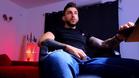 Snapshot of mightyaaron chatting on 09.12.25 MightyAaron online show from 09.12.25